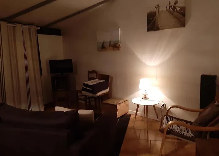 Maison Paisible , A 6 Minutes Des Plages, Velos.