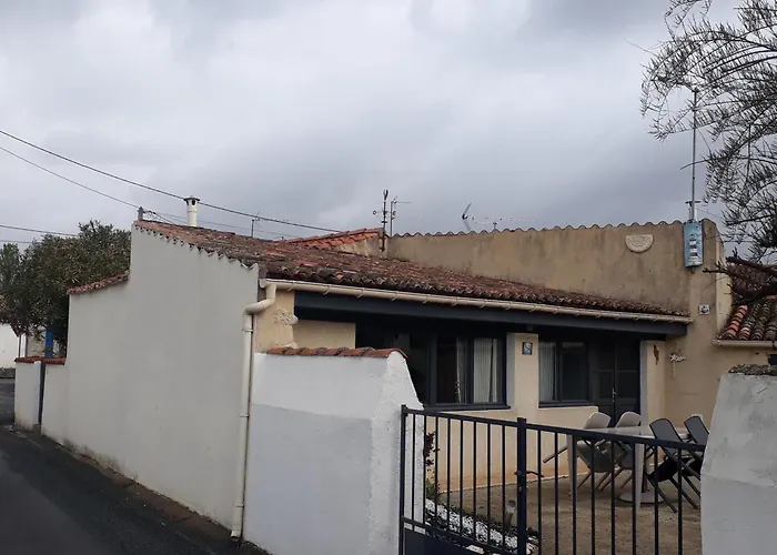 Maison Paisible , A 6 Minutes Des Plages, Velos.